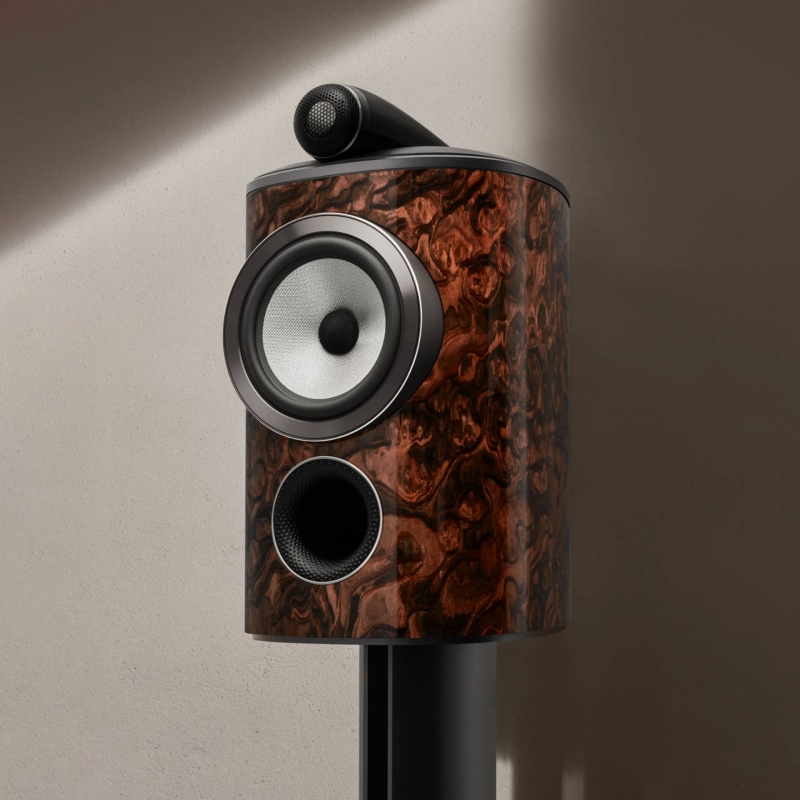 805 D4 Signature